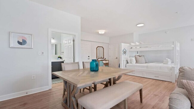 Building Photo - 10343 E County Hwy 30A