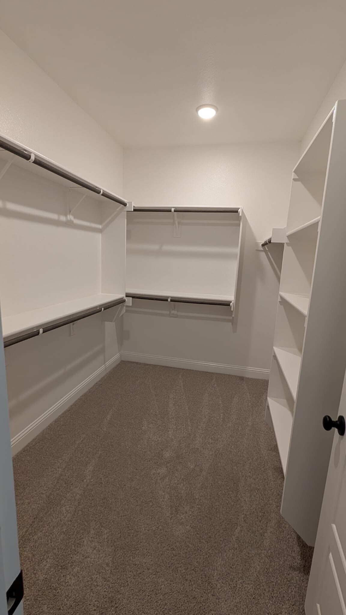 He closet in masterbedroom - 835 Lennox Dr