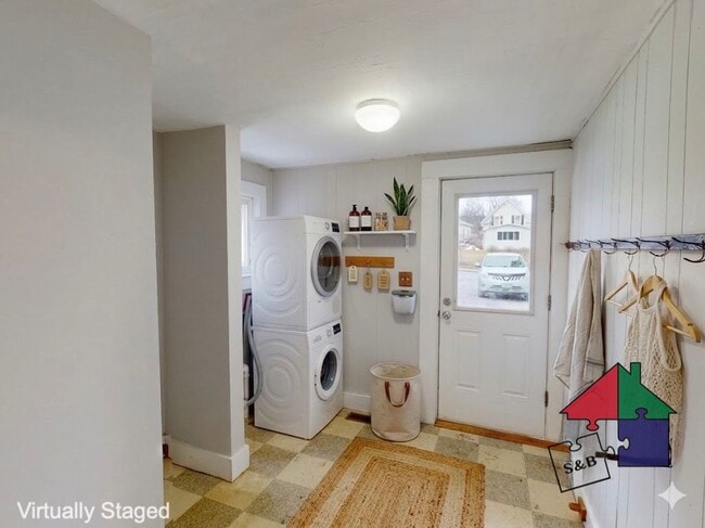 Building Photo - Save Big This Winter! 3BR Cottage – Heat Included!