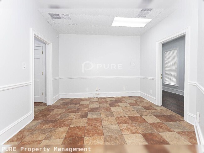 Building Photo - 7175 Jonesboro Rd