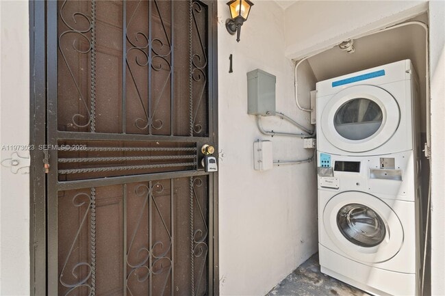 Building Photo - 6406 W Flagler St