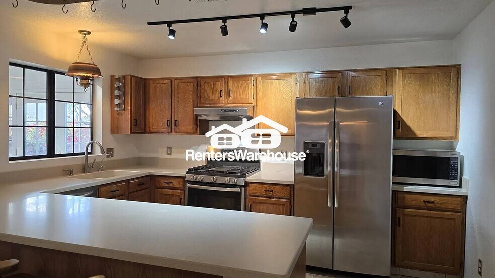 Building Photo - 8181 N Brookshire Ct