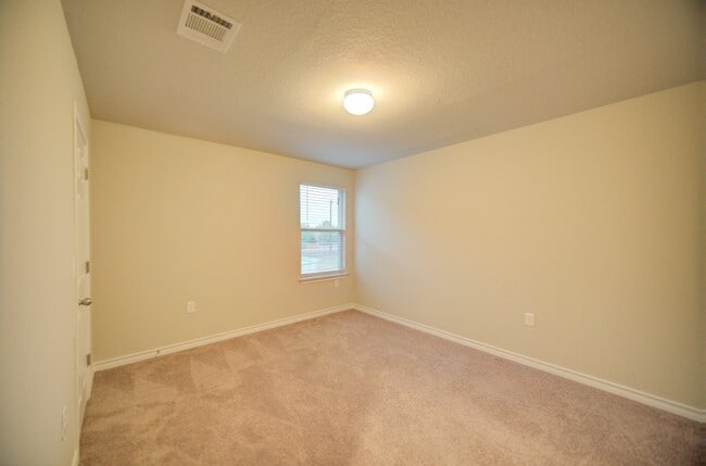 Building Photo - 8842 White Crown