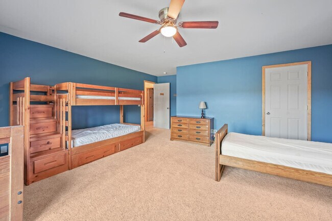 Building Photo - 1724 Calhoun Hill Rd