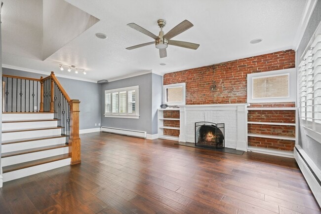 Building Photo - 2370 Elm St