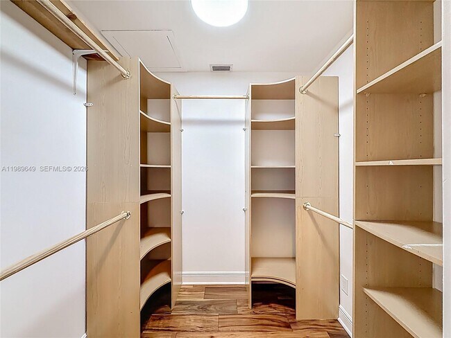 Building Photo - 4330 SW 7th St