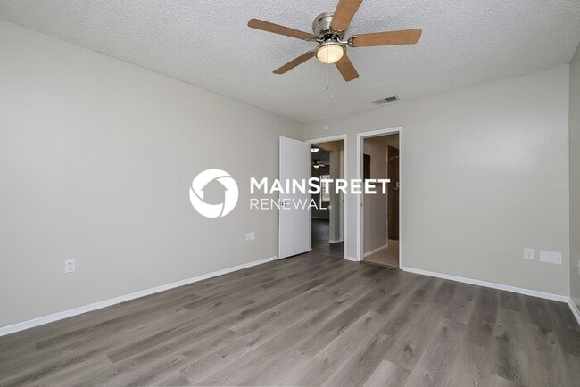 Building Photo - 3 Bedroom Pet-Friendly Home in SPRING HILL...