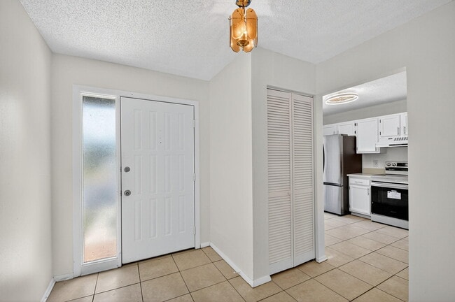 Building Photo - 270 Beaver Dam Ct