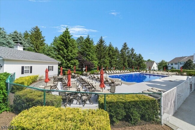 Building Photo - 535 Coventry Dr