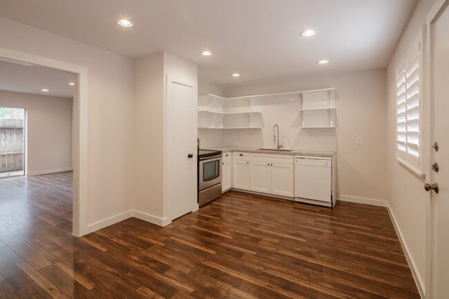 Building Photo - 4040 San Felipe St