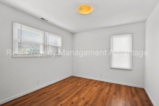 Building Photo - Fully Updated Two Bedroom with Contemporary Style and Comfort Throughout!