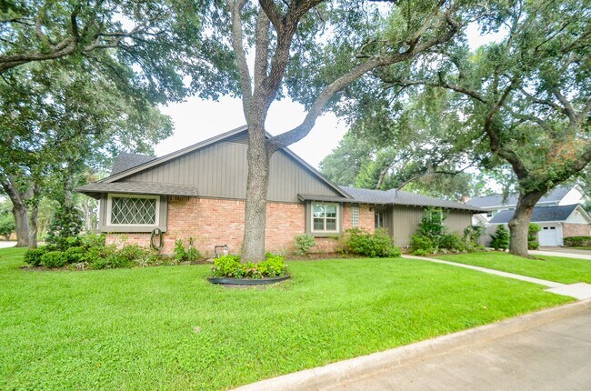Building Photo - 3015 Bainbridge Ct
