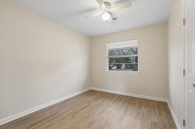 Building Photo - 1671 S Pecan Ave