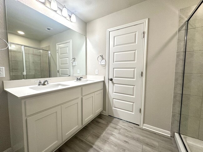 Building Photo - COMING SOON - MID MAY