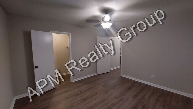 Building Photo - 101 Cherry Hall Dr