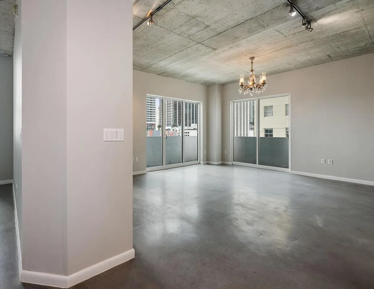 Building Photo - 133 NE 2nd Ave