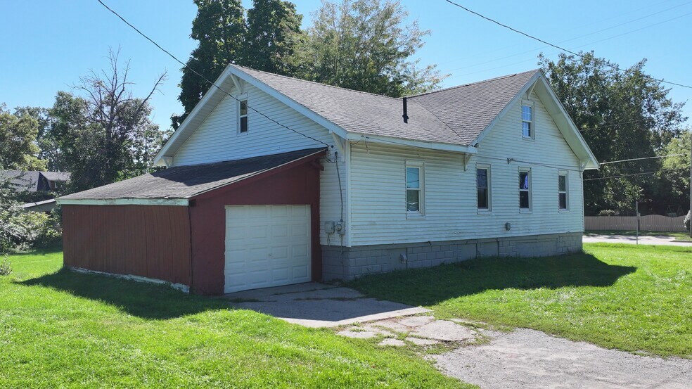 Building Photo - 2128 Fordney St