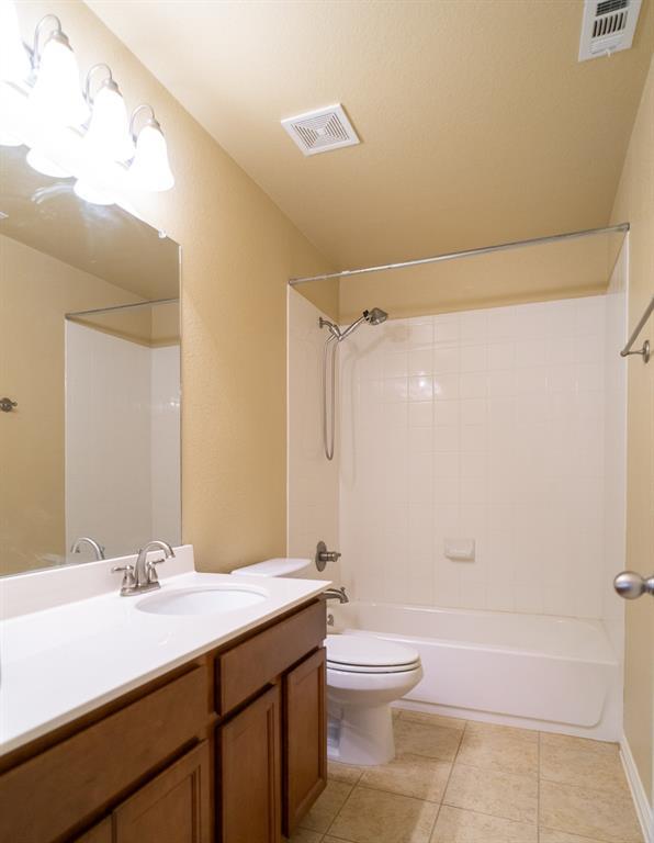 Building Photo - 2301 Giddens Dr