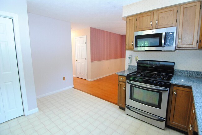 Building Photo - 78 Cadogan Way