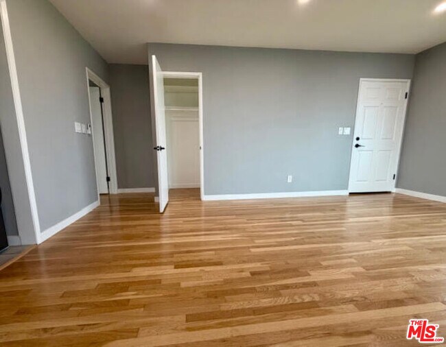 Building Photo - 2517 Curtis Ave