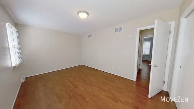 Building Photo - 3003 Overton Dr
