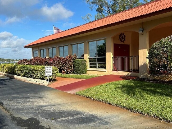 Building Photo - 1939 SW Palm City Rd