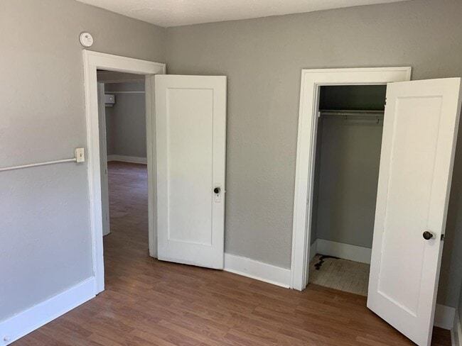 Building Photo - 201 S Lowry St