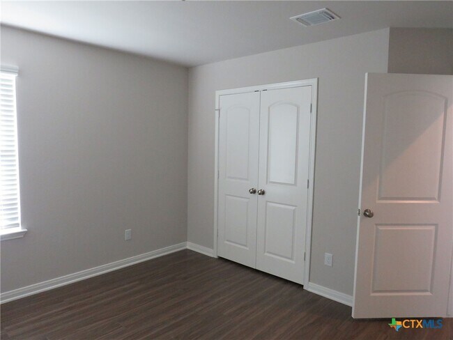 Building Photo - 6308 Golden Gate Dr