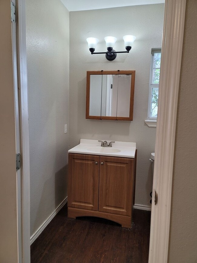 Building Photo - 4/2/2 TOTALLY renovated home