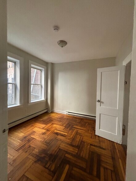 376 Park Ave 3 - 369 Park Ave