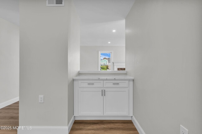 Building Photo - 13 Red Hill Rd