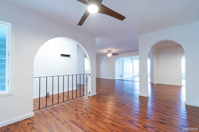 Building Photo - 1417 Onioni St