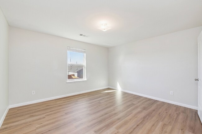 Building Photo - 312 Magnolia Dr