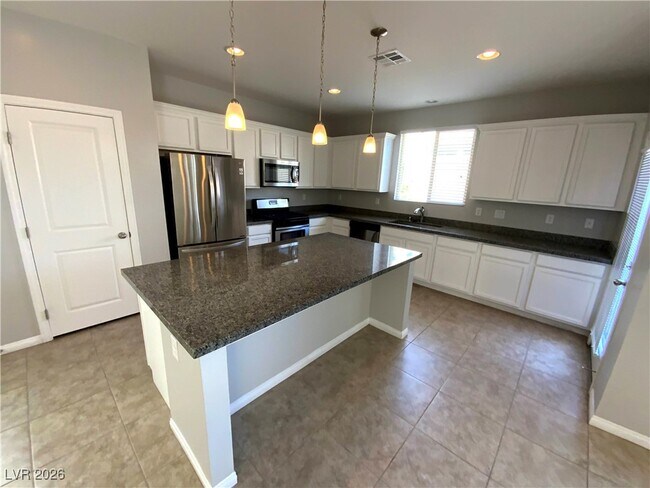 Building Photo - 9726 Canyon Landing Ave