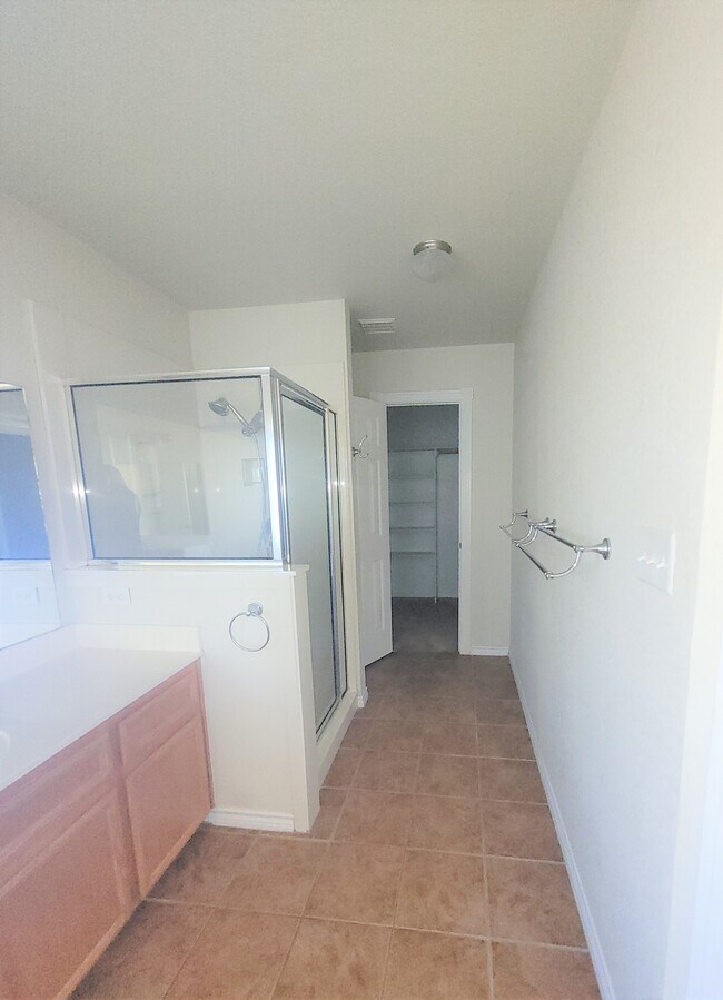 Building Photo - 502 Hood Dr