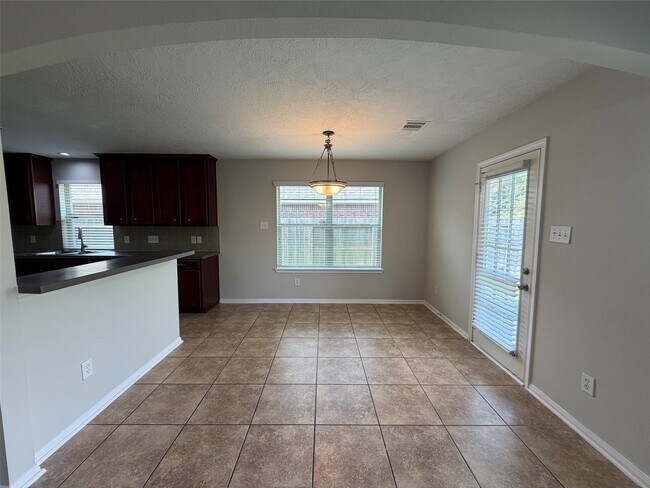 Building Photo - 3715 Humble Dr