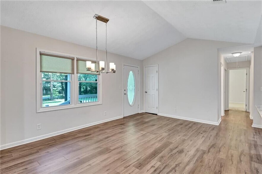 Building Photo - 5772 Lilburn Stone Mountain Rd