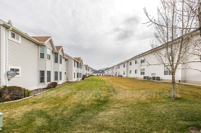 Building Photo - 2485 450 S