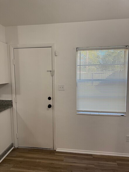 Building Photo - 3701 SW 30th Ter