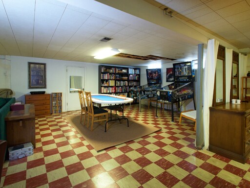 Building Photo - 1112 S MAPLE AVE