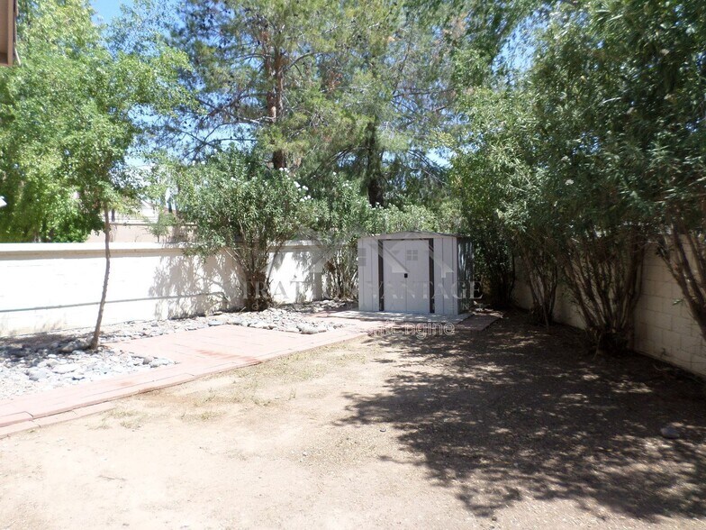 Building Photo - 1814 E Oak Harbor Dr