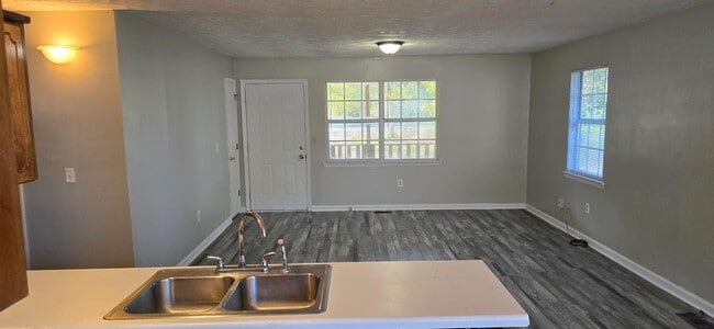 Building Photo - 23 Scarbrough Ln