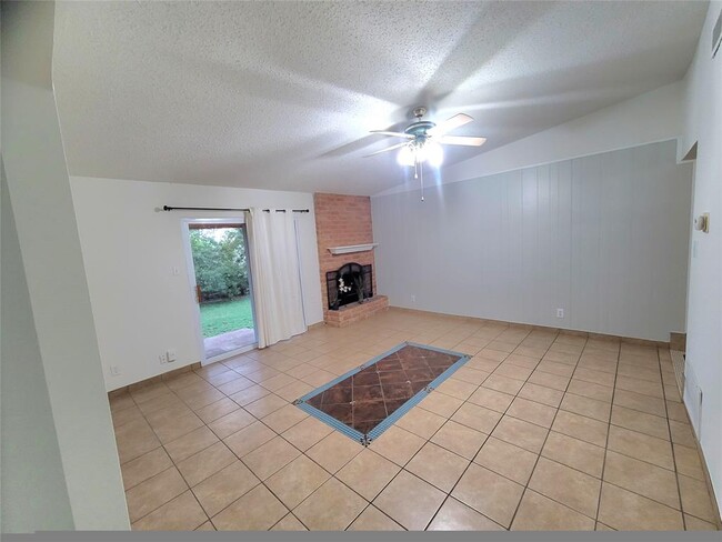 Building Photo - 914 Speer Ln