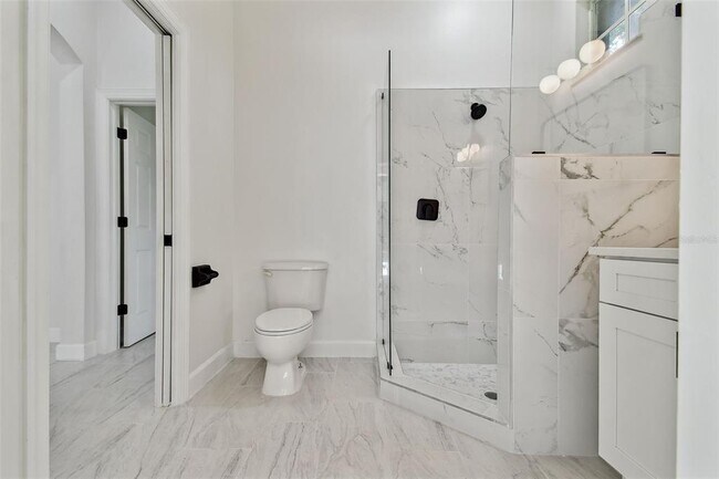 Building Photo - 13792 Long Lake Ln