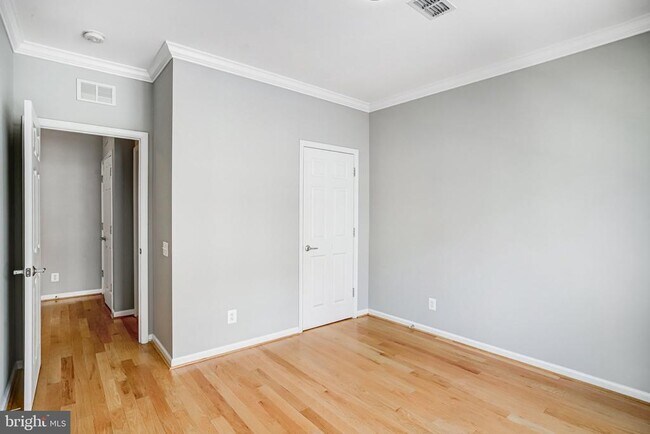 Building Photo - 20638 Sibbald Square