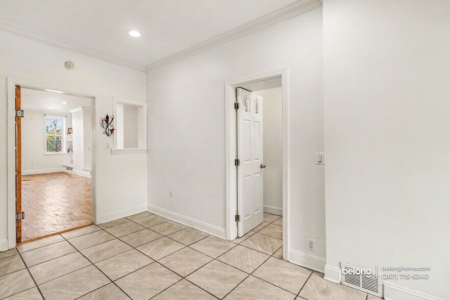 Building Photo - 174 E Huntingdon St