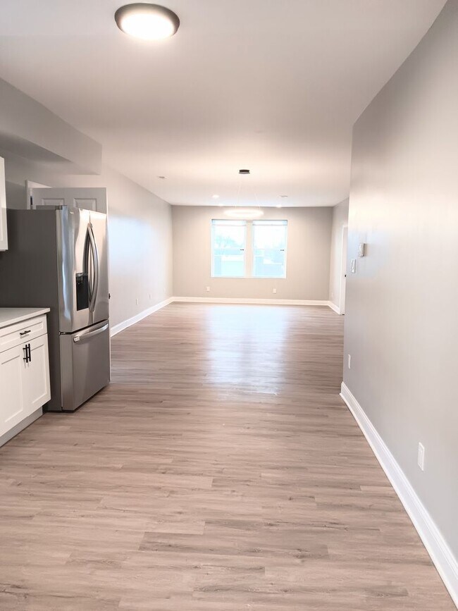 Building Photo - 3721 Main St