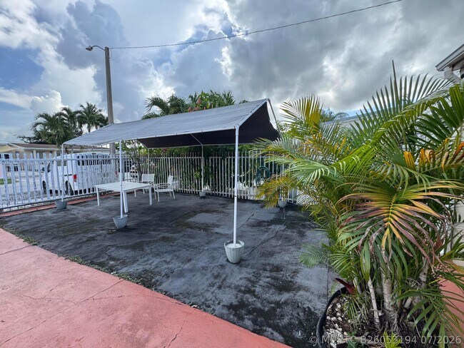 Building Photo - 3540 NW 95th Terrace