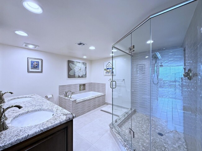 Building Photo - 3546 S Ocean Blvd