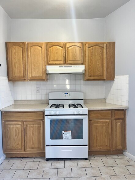 326 Summit Ave 402 - 333 Summit Ave